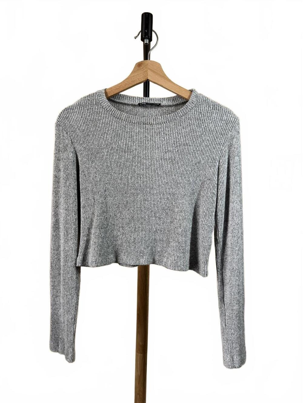 Zara Women's Gray Ribbed Long Sleeve Crop Top